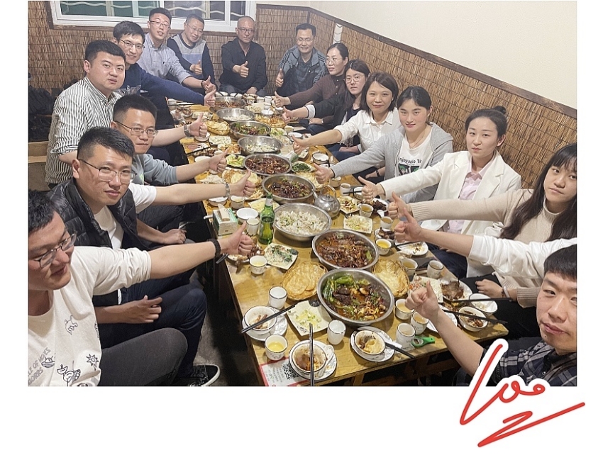 阳光灿烂照脸庞，劈柴院内展梦想——造价二部欢聚一堂，互颂精彩青春时光.jpg
